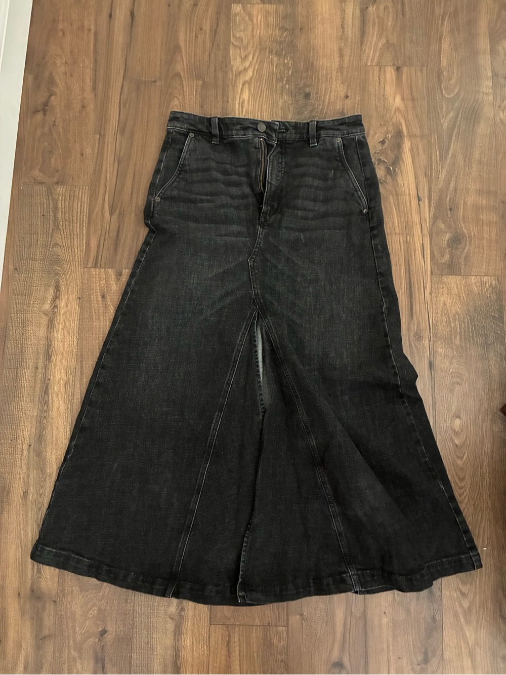 Banana Republic Washed Black Women’s Flared Jeans Skirt - Picture 2 of 11